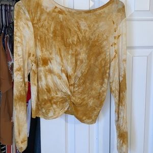 Crop top long sleeve.